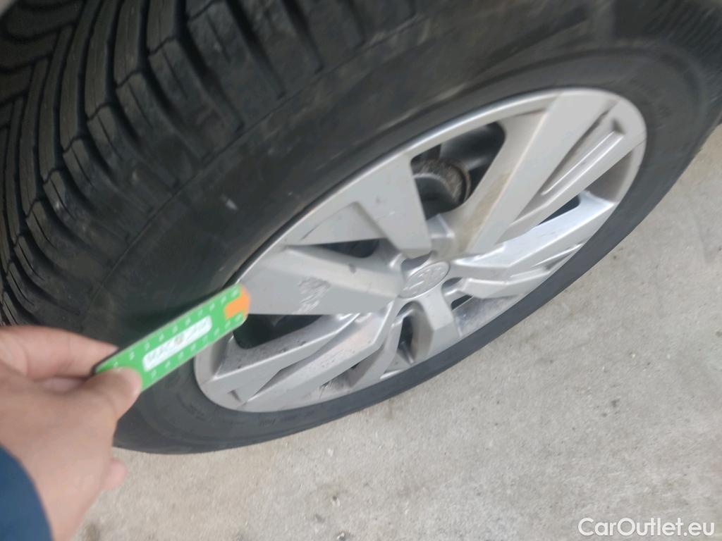  Peugeot  3008 PEUGEOT  / 2020 / 5P / 1.5 BlueHDi 96kW (130CV) S&S Active Pack #8