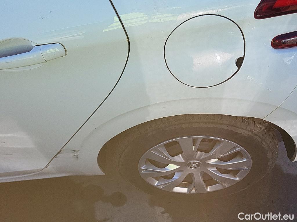  Peugeot  208 PEUGEOT  / 2019 / 5P / berlina con portón BlueHDi 73kW (100CV) Active #7