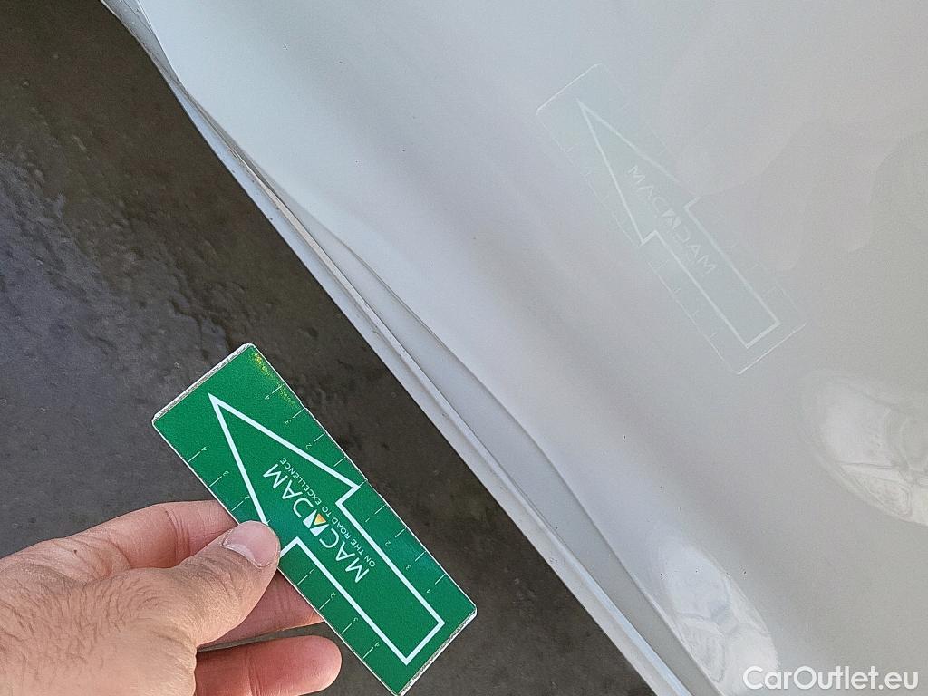  Peugeot  208 PEUGEOT  / 2019 / 5P / berlina con portón BlueHDi 73kW (100CV) Active #17