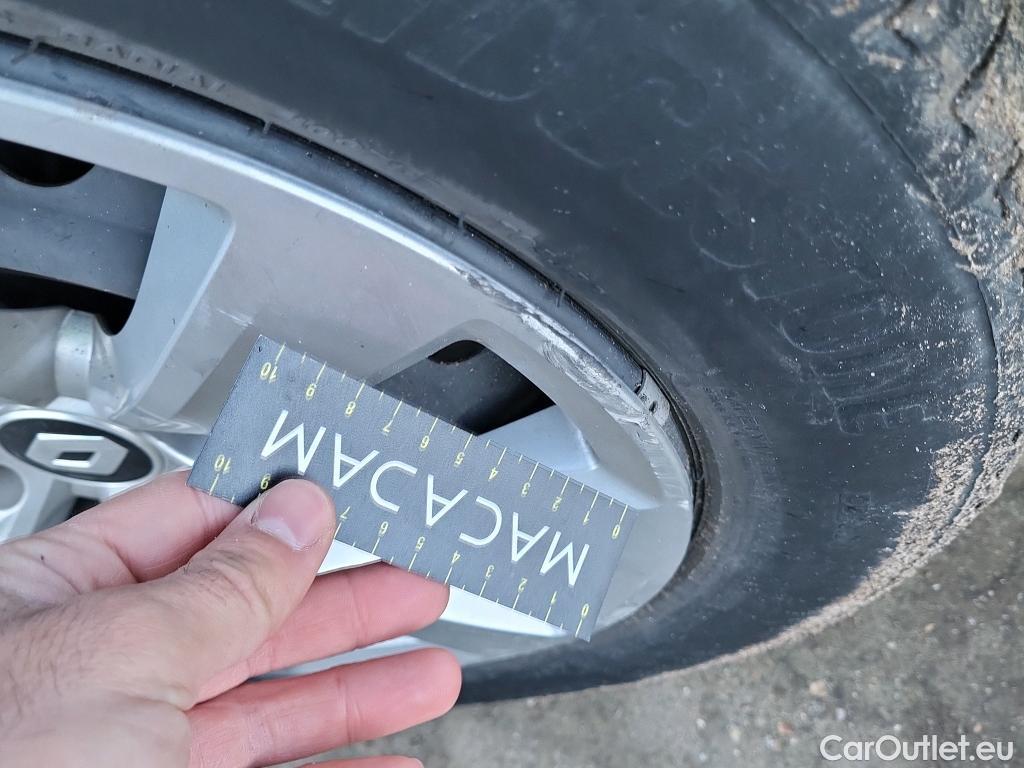  Renault  Clio RENAULT  / 2019 / 5P / berlina con portón Life SCe 49 kW (67CV) #16