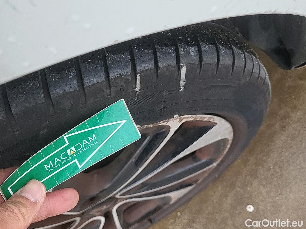  Renault  Megane RENAULT MÉGANE 5p 3G familiar Sp. Tou. Bose Energy dCi 130 S&S Euro 6 #24