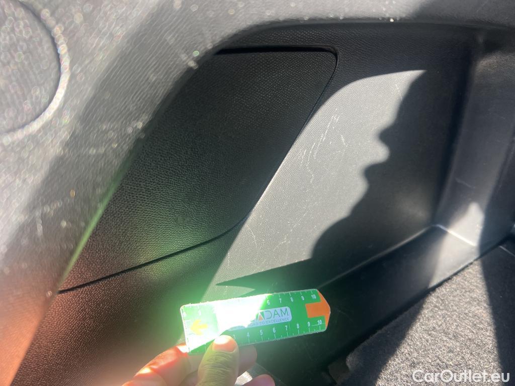  Peugeot  3008 PEUGEOT  / 2020 / 5P / todoterreno 1.5 BlueHDi 96kW S&S Allure Pack EAT8 #16