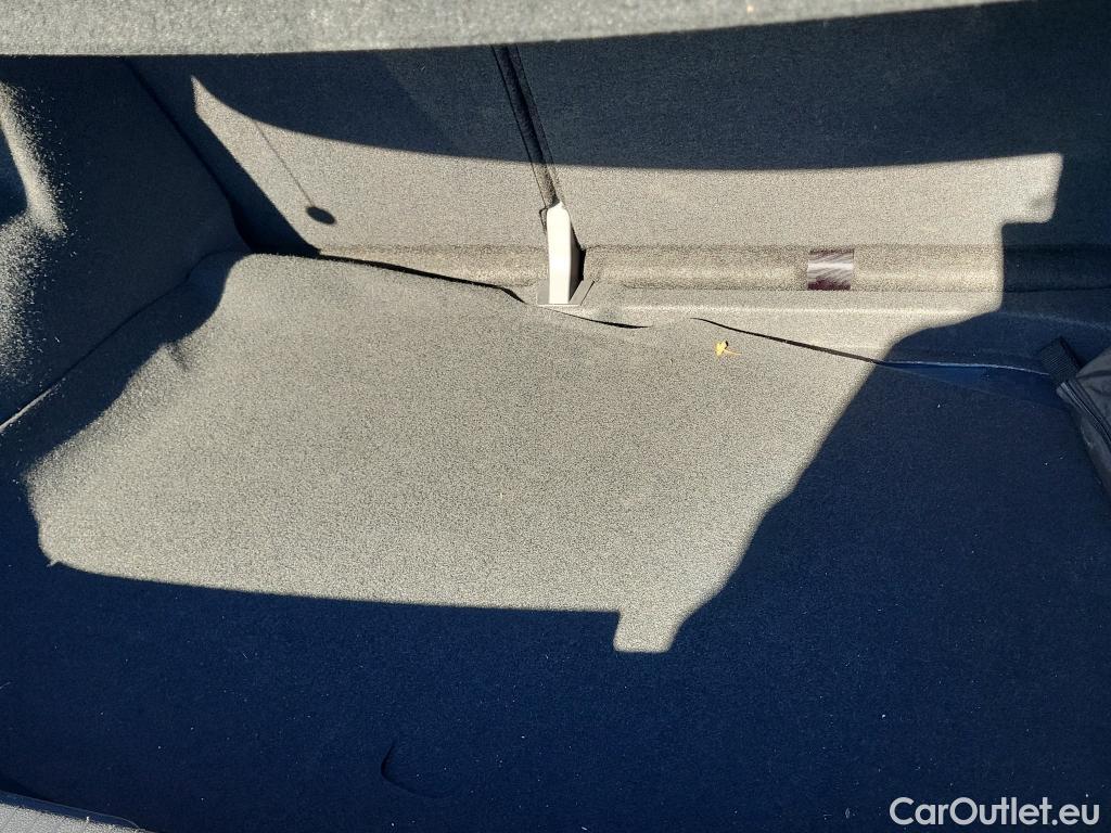  Volkswagen  T-ROC VOLKSWAGEN  / 2017 / 5P / todoterreno Edition 1.0 TSI 85kW (115CV) #38