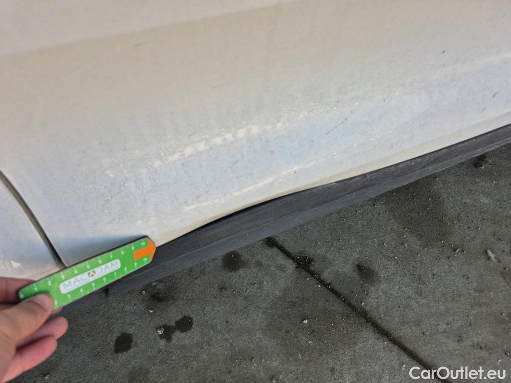  Volvo  XC 40 VOLVO XC40 / 2017 / 5P / todoterreno 1.5 T2 Momentum Pro Auto #2