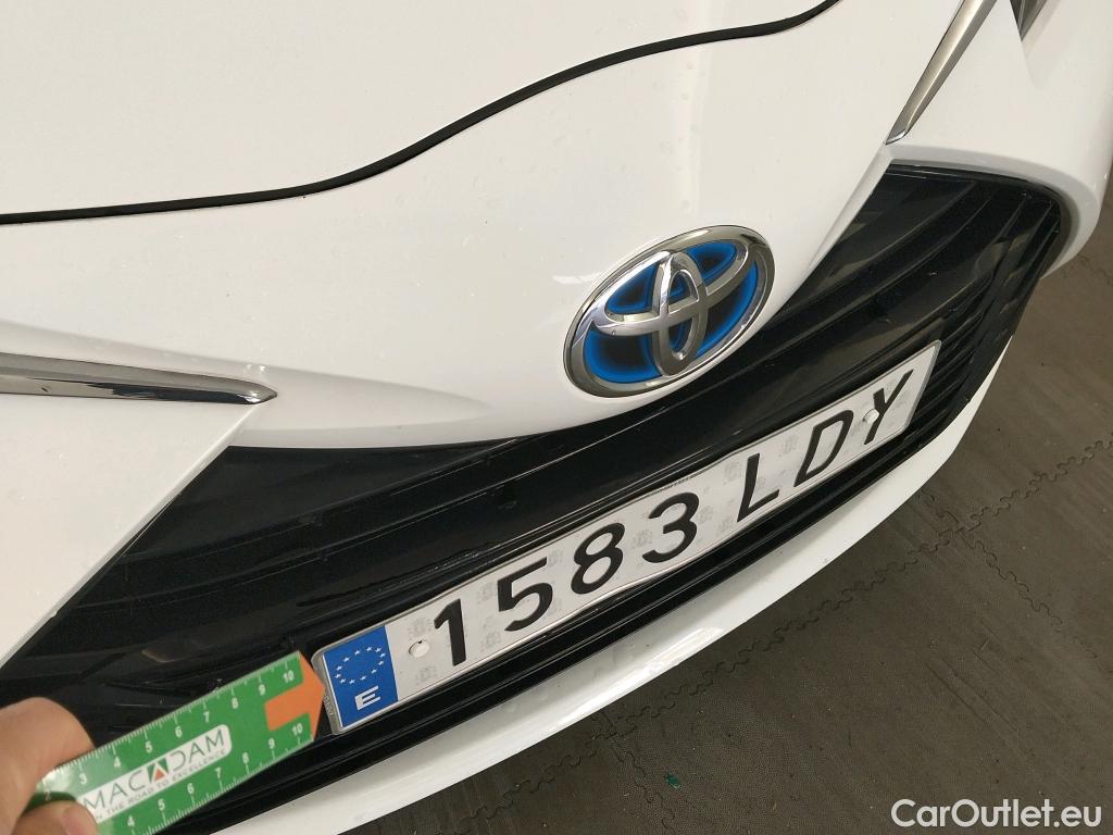  Toyota  Yaris TOYOTA  / 2017 / 5P / berlina con portón 1.5 100H Active #16