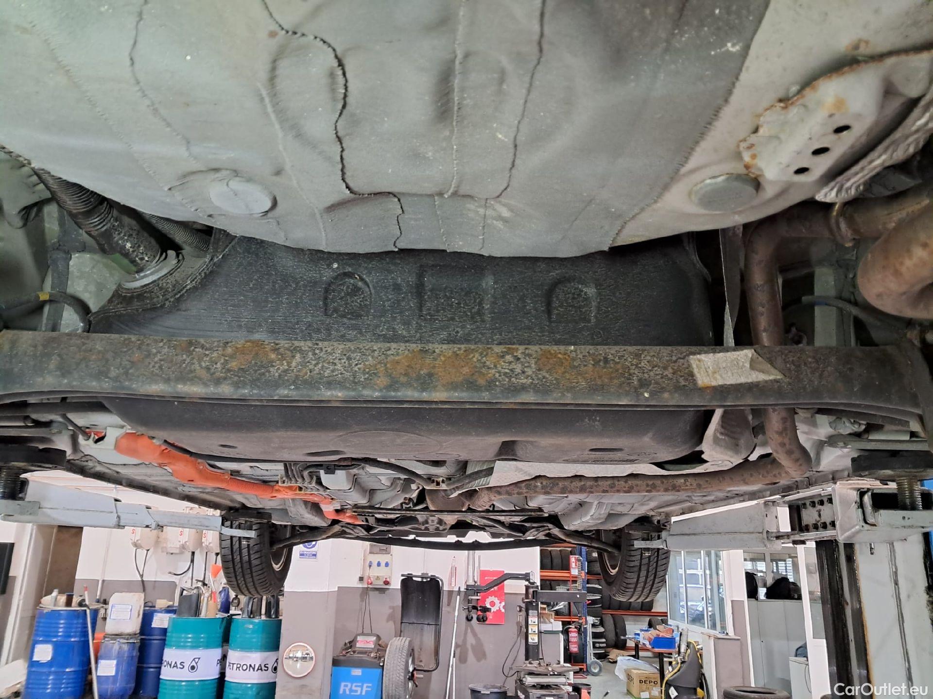  Toyota  Yaris TOYOTA  / 2017 / 5P / berlina con portón 1.5 100H Active #22