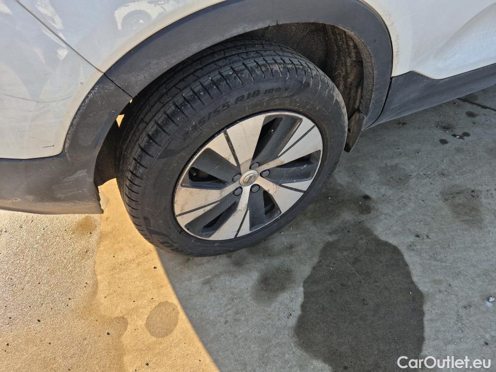  Volvo  XC 40 VOLVO XC40 / 2017 / 5P / todoterreno 1.5 T2 Momentum Pro Auto #5