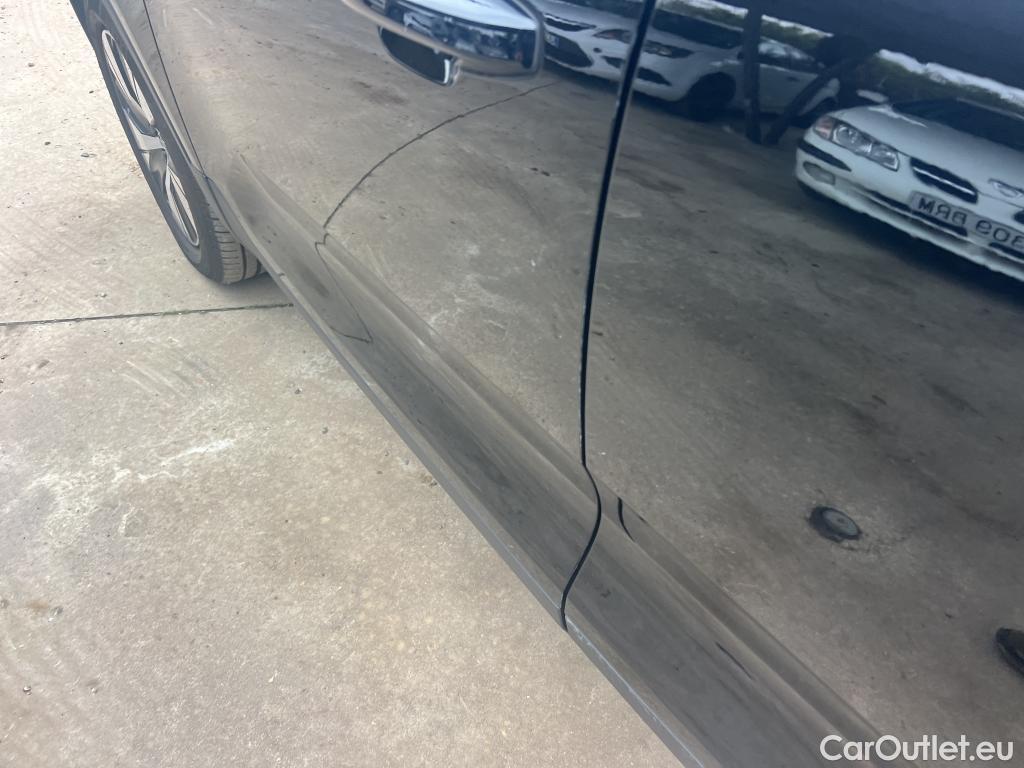  Volvo  XC 40 VOLVO XC40 / 2021 / 5P / todoterreno 1.5 T4 Twin Recharge Core Auto #5