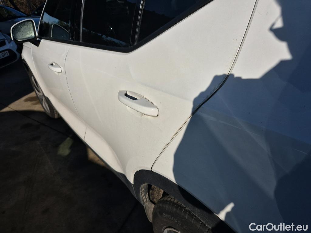  Volvo  XC 40 VOLVO XC40 / 2017 / 5P / todoterreno 1.5 T2 Momentum Pro Auto #15