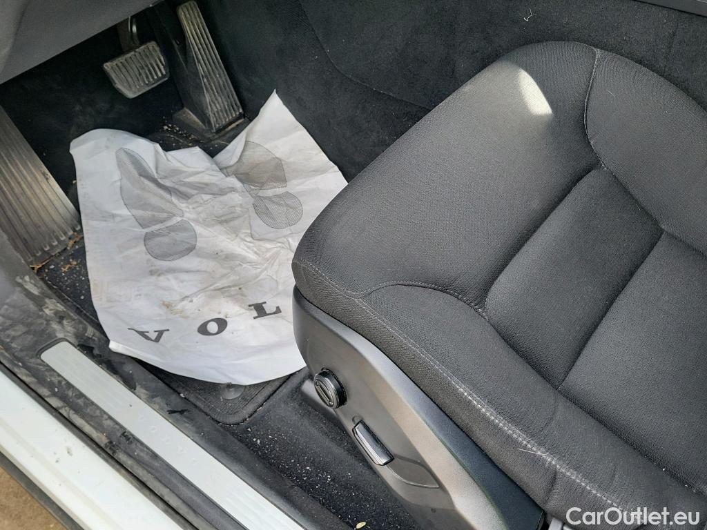  Volvo  XC60 VOLVO  / 2017 / 5P / todoterreno 2.0 B4 D AWD Momentum Pro Auto #10