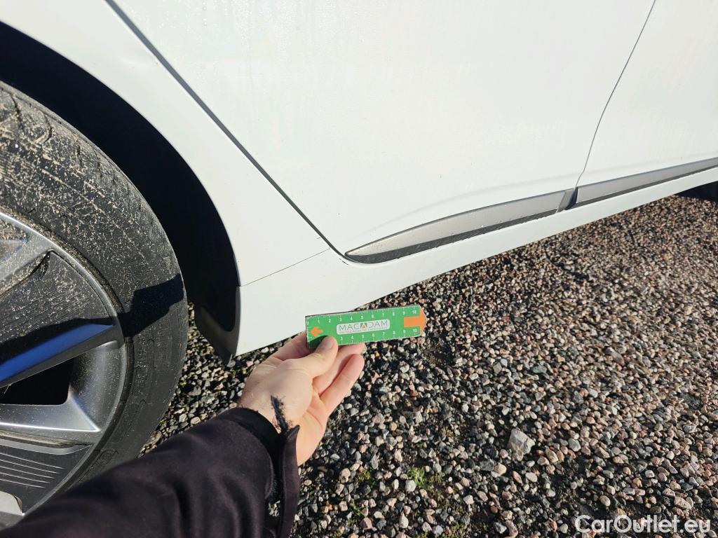  Hyundai   Ioniq HYUNDAI / 2016 / 5P / berlina con portón 1.6 GDI HEV Tecno DCT (AC) #34