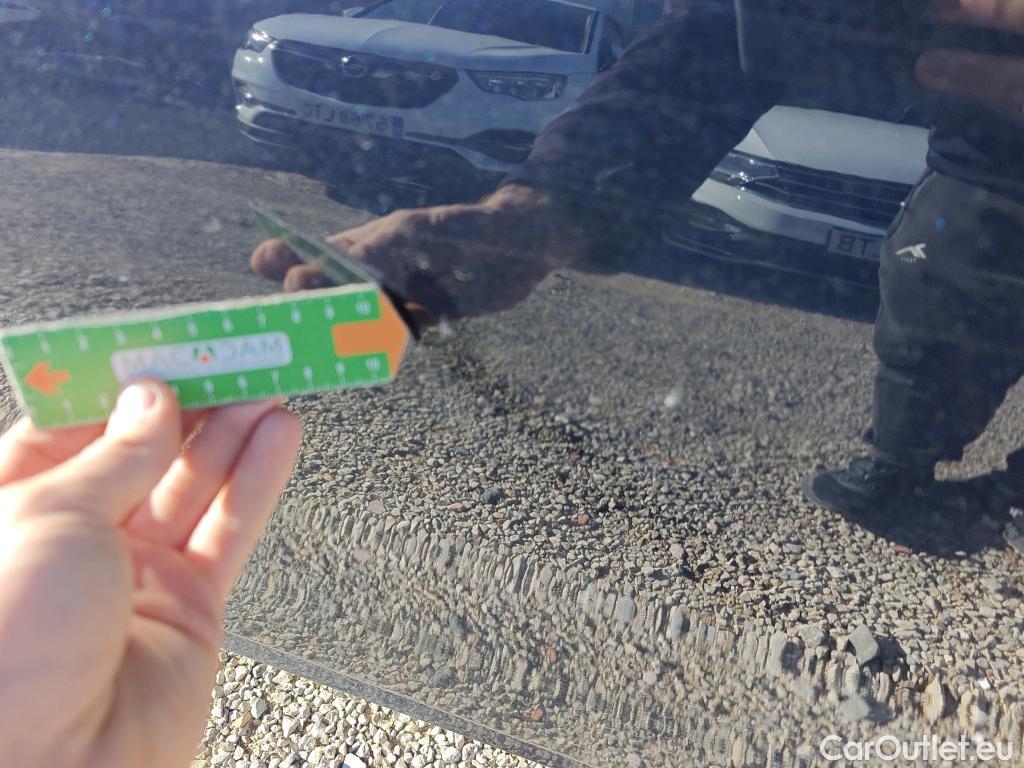  Bmw  Serie 3 BMW  / 2018 / 4P / sedán 320e #49