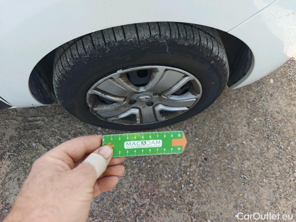  Dacia  Lodgy DACIA  / 2012 / 5P / monovolumen compacto Comfort Blue dCi 70kW (95CV) 7Pl - 18 #31