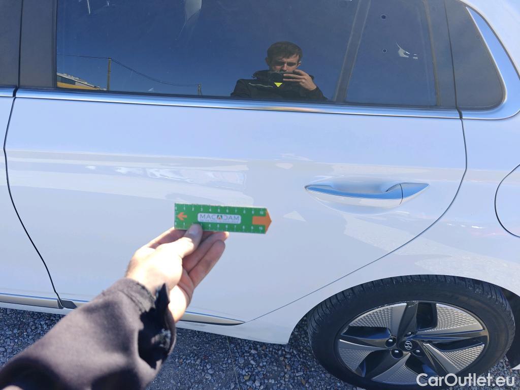  Hyundai   Ioniq HYUNDAI / 2019 / 5P / berlina con portón 1.6 GDI HEV Tecno DCT #37