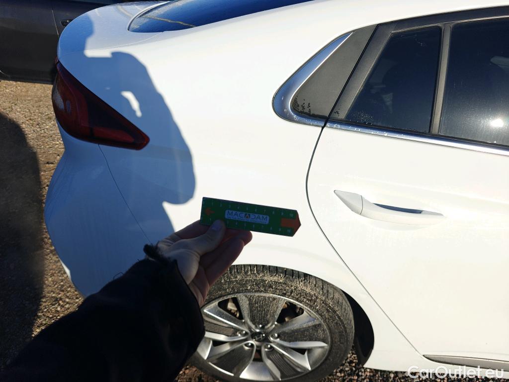  Hyundai   Ioniq HYUNDAI / 2016 / 5P / berlina con portón 1.6 GDI HEV Tecno DCT (AC) #3