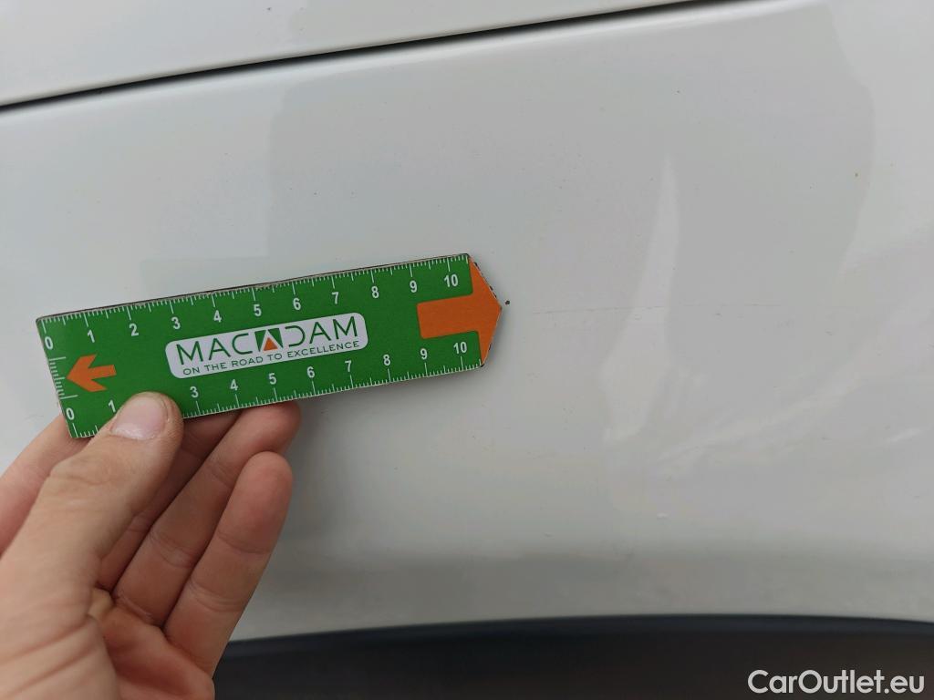  Citroen  C3 CITROEN  / 2020 / 5P / berlina con portón PureTech 60KW (83CV) FEEL #24