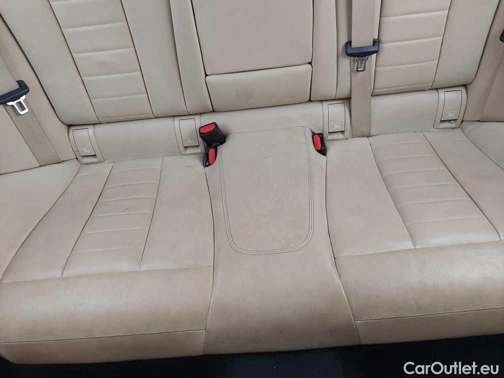  Bmw  Serie 3 BMW  / 2019 / 5P / familiar 318d Auto.Touring #9