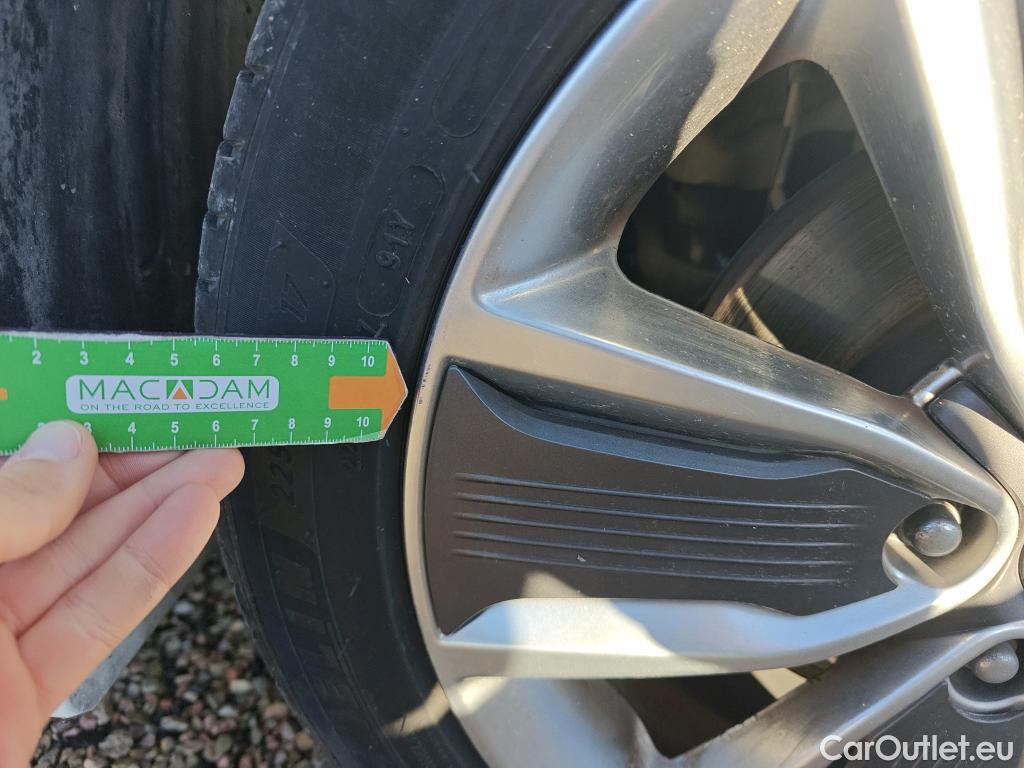  Hyundai   Ioniq HYUNDAI / 2016 / 5P / berlina con portón 1.6 GDI HEV Tecno DCT (AC) #41