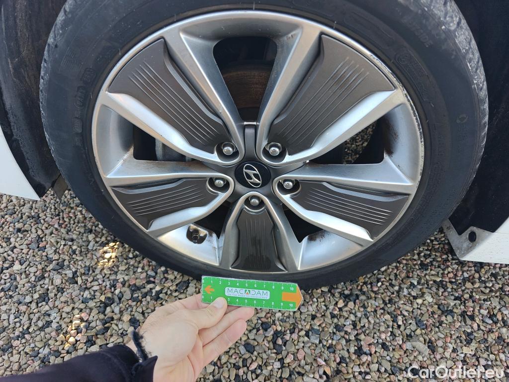  Hyundai   Ioniq HYUNDAI / 2016 / 5P / berlina con portón 1.6 GDI HEV Tecno DCT (AC) #5