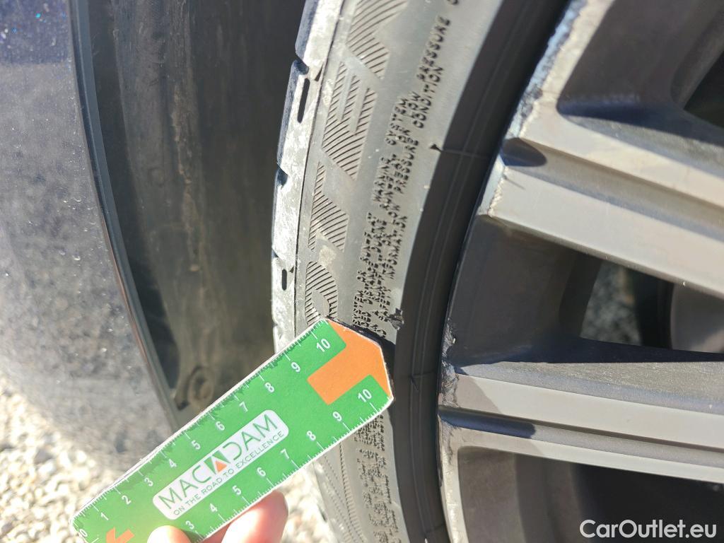  Bmw  Serie 3 BMW  / 2018 / 4P / sedán 320e #4