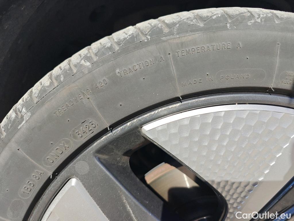  Hyundai   Ioniq HYUNDAI / 2019 / 5P / berlina con portón 1.6 GDI HEV Tecno DCT #15