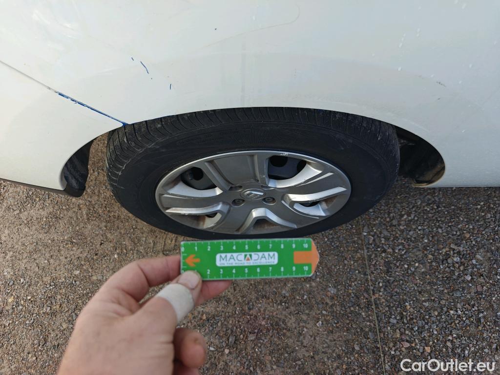  Dacia  Lodgy DACIA  / 2012 / 5P / monovolumen compacto Comfort Blue dCi 70kW (95CV) 7Pl - 18 #29