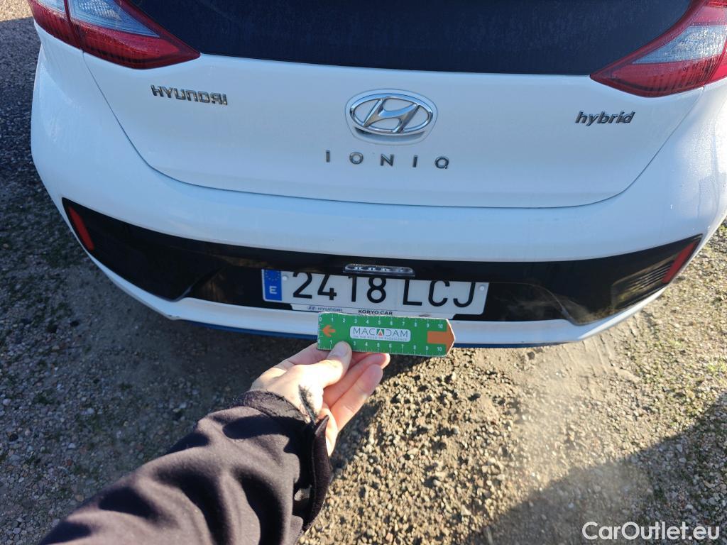  Hyundai   Ioniq HYUNDAI / 2016 / 5P / berlina con portón 1.6 GDI HEV Tecno DCT (AC) #30