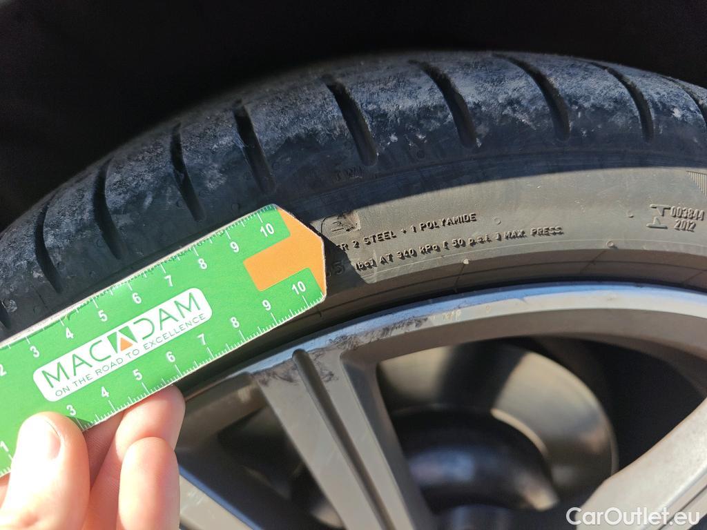  Bmw  Serie 3 BMW  / 2018 / 4P / sedán 320e #7