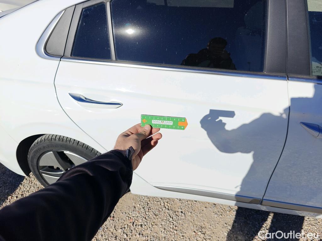  Hyundai   Ioniq HYUNDAI / 2019 / 5P / berlina con portón 1.6 GDI HEV Tecno DCT #1