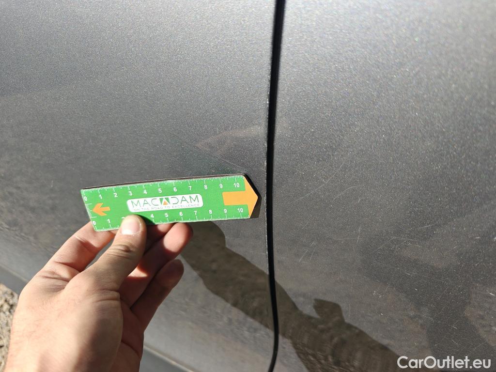  Land Rover  Discovery LAND ROVER  Sport / 2019 / 5P / todoterreno 2.0D eD4 150 PS FWD Manual Standard #7