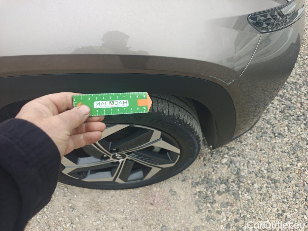  Hyundai  Tucson HYUNDAI  / 2020 / 5P / todoterreno 1.6 TGDI 169kW HEV Tecno Auto 2C #16