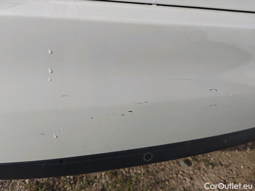  Peugeot  308 PEUGEOT  / 2017 / 5P / berlina con portón 5p Active BlueHDi 130 S&S #22