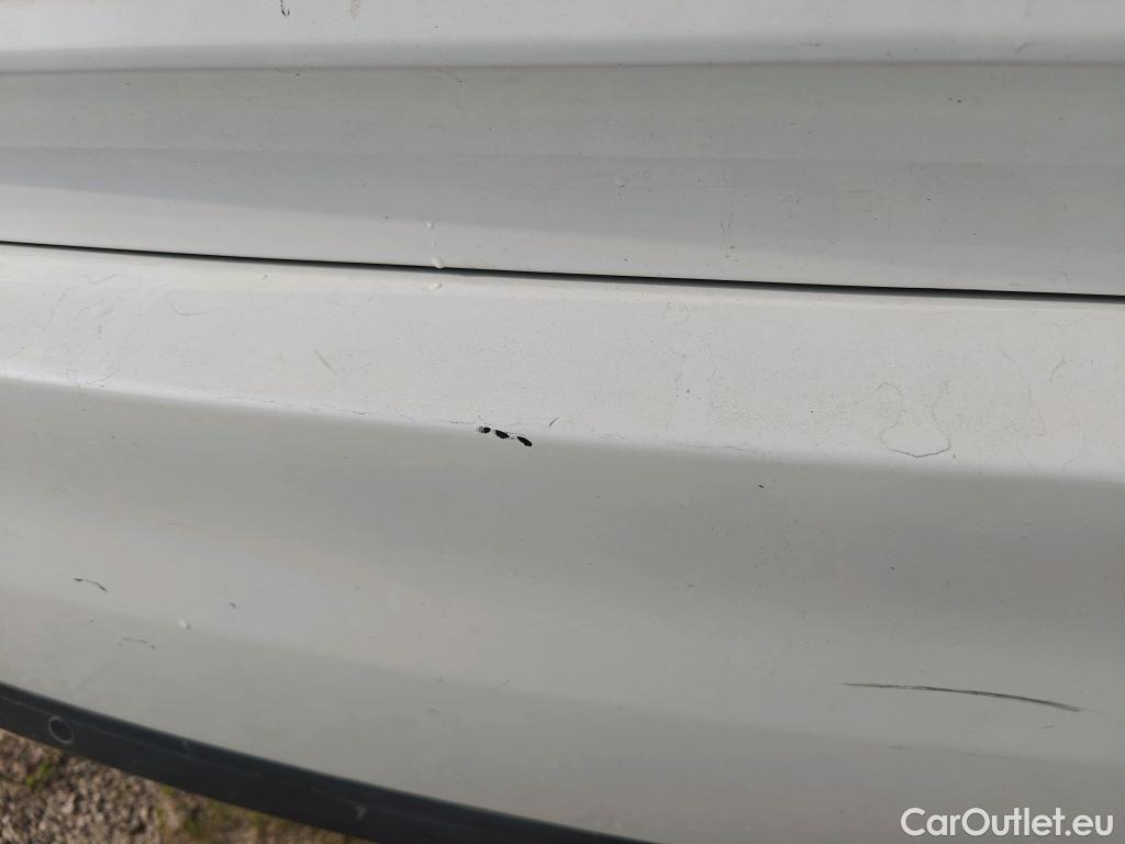  Peugeot  308 PEUGEOT  / 2017 / 5P / berlina con portón 5p Active BlueHDi 130 S&S #24