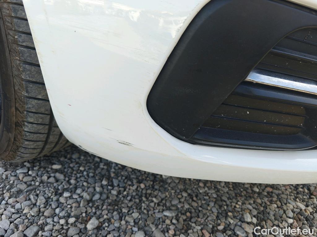  Peugeot  308 PEUGEOT  / 2017 / 5P / berlina con portón 5p Active BlueHDi 130 S&S #17