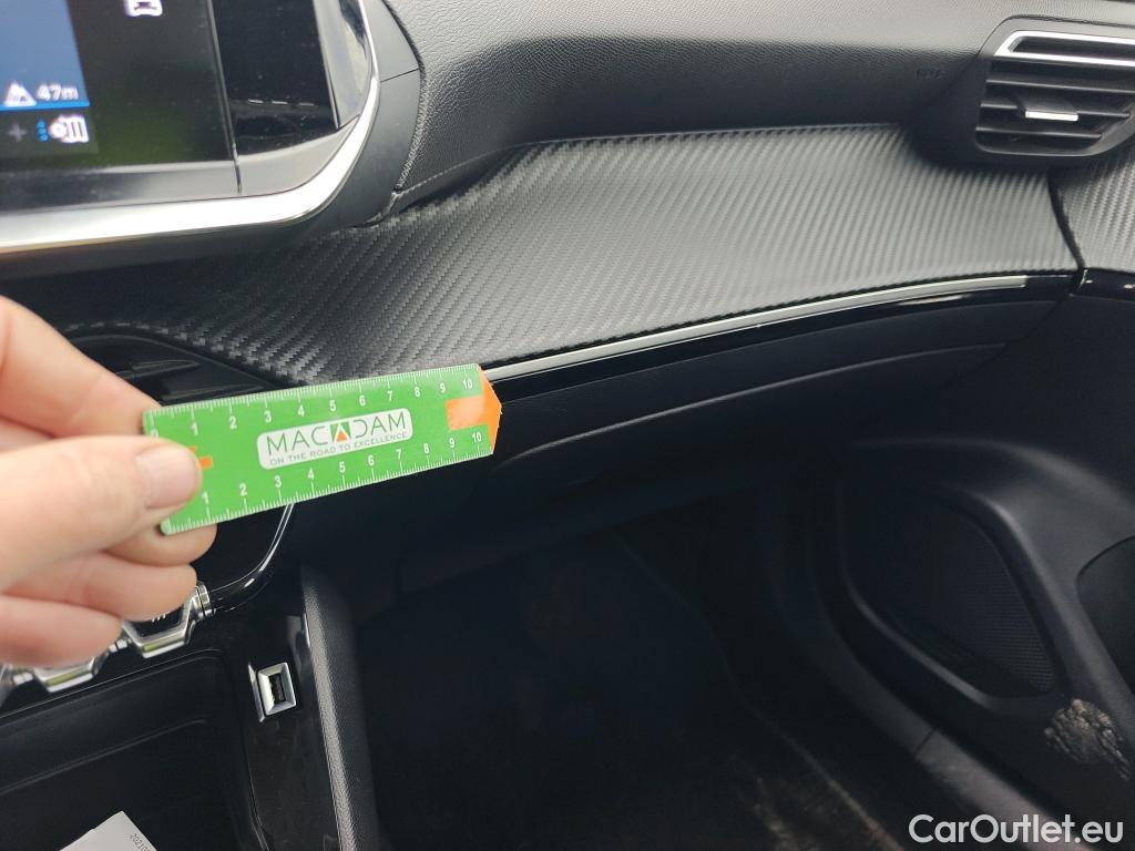  Peugeot  2008 PEUGEOT  / 2019 / 5P / todoterreno Active Puretech 100 S&S BVM6 #14