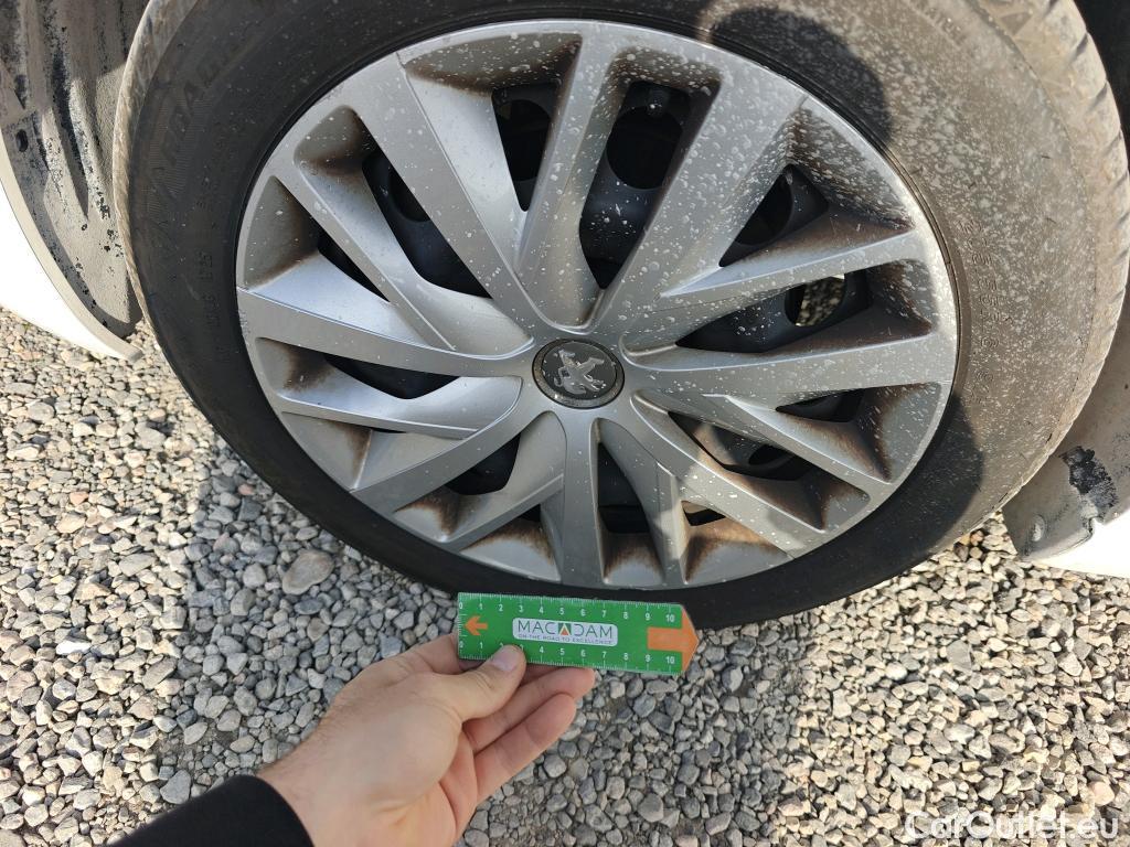  Peugeot  308 PEUGEOT  / 2017 / 5P / berlina con portón 5p Active BlueHDi 130 S&S #47