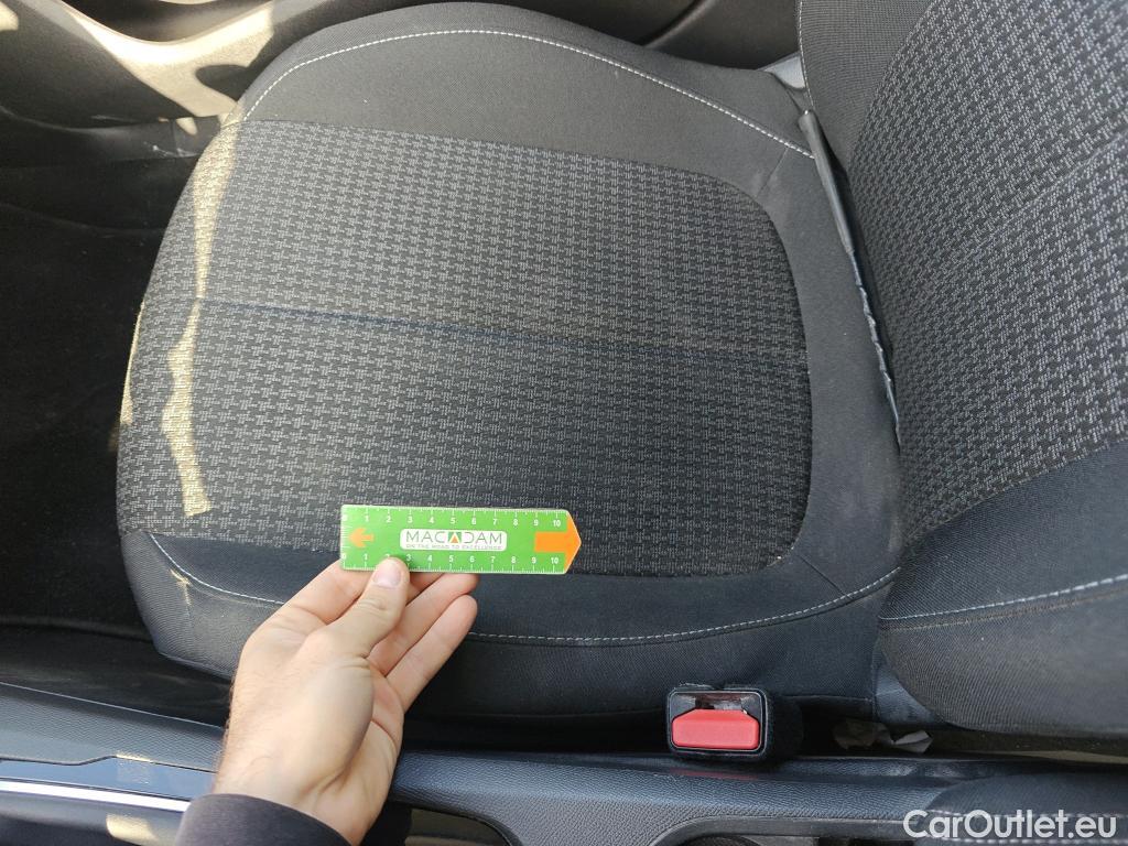  Peugeot  308 PEUGEOT  / 2017 / 5P / berlina con portón 5p Active BlueHDi 130 S&S #45