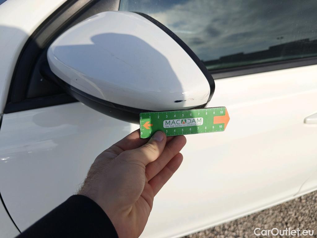  Peugeot  308 PEUGEOT  / 2017 / 5P / berlina con portón 5p Active BlueHDi 130 S&S #33