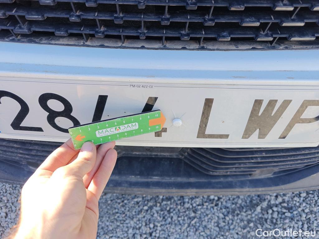  Peugeot  2008 PEUGEOT  / 2019 / 5P / todoterreno Active Puretech 100 S&S BVM6 #30