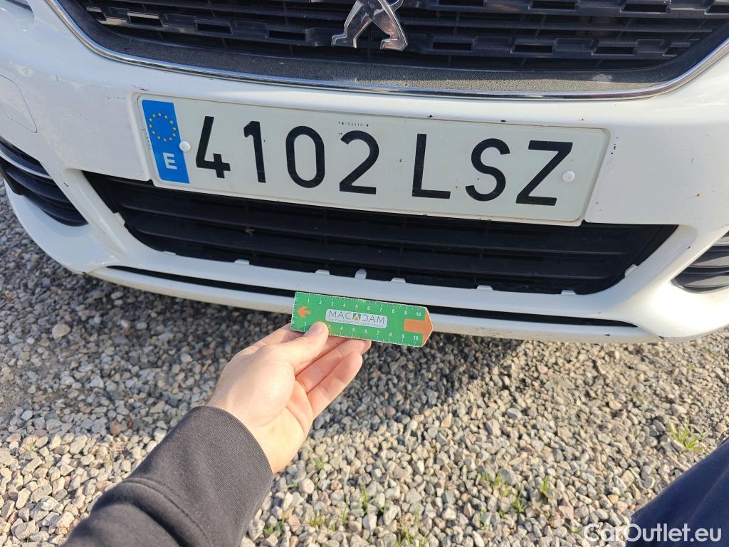  Peugeot  308 PEUGEOT  / 2017 / 5P / berlina con portón 5p Active BlueHDi 130 S&S #36