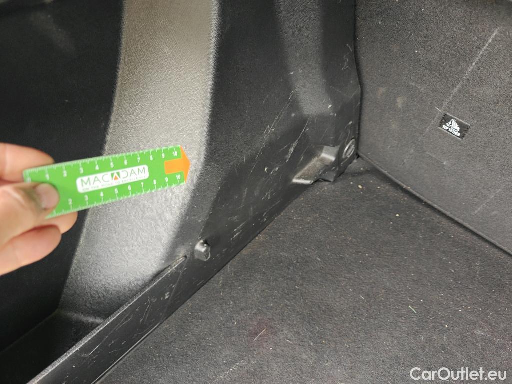  Peugeot  2008 PEUGEOT  / 2019 / 5P / todoterreno Active Puretech 100 S&S BVM6 #18