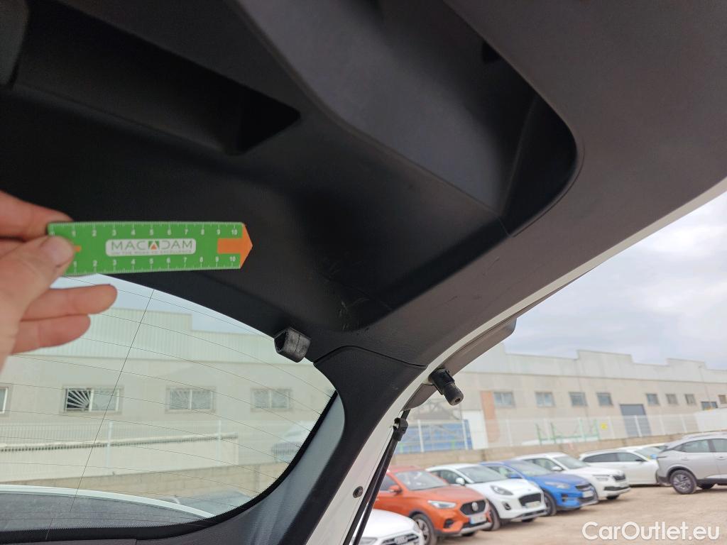  Peugeot  2008 PEUGEOT  / 2019 / 5P / todoterreno Active Puretech 100 S&S BVM6 #12