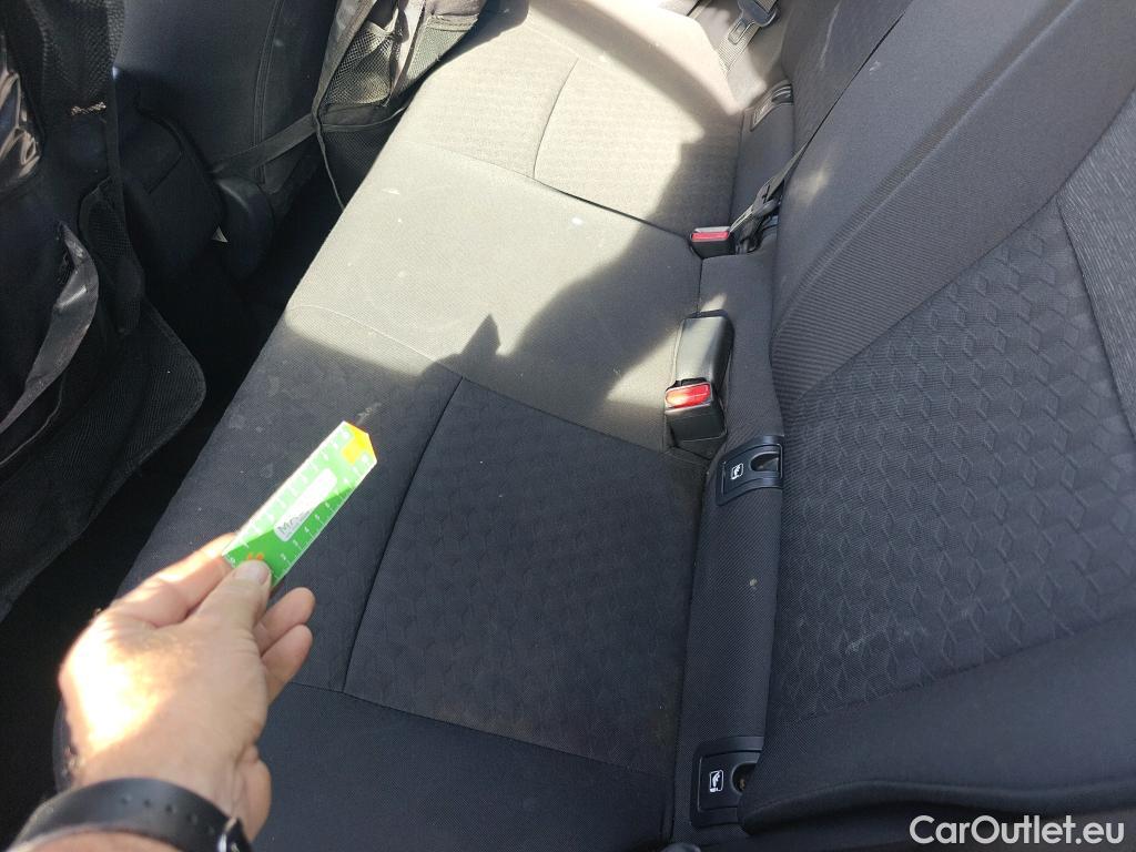  Toyota  Yaris TOYOTA  / 2020 / 5P / berlina con portón 1.5 120H Active Tech #3