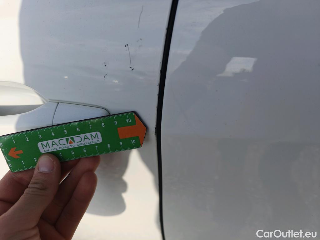  Peugeot  308 PEUGEOT  / 2017 / 5P / berlina con portón 5p Active BlueHDi 130 S&S #10