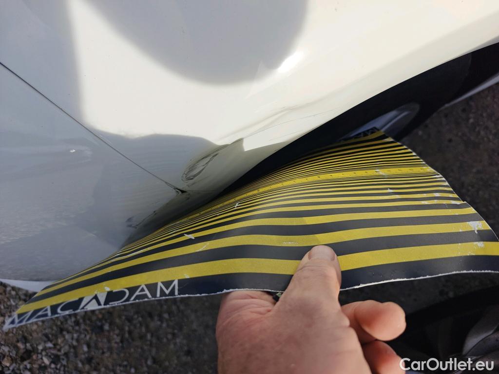  Toyota  Yaris TOYOTA  / 2020 / 5P / berlina con portón 1.5 120H Active Tech #2