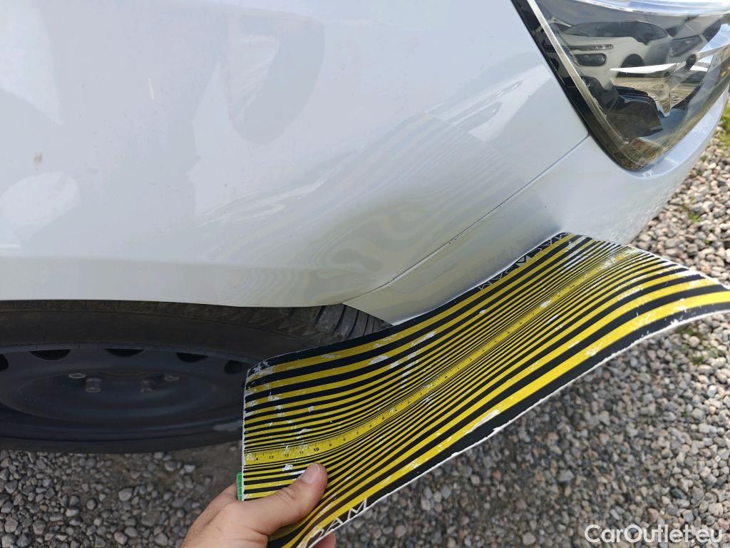  Peugeot  308 PEUGEOT  / 2017 / 5P / berlina con portón 5p Active BlueHDi 130 S&S #4