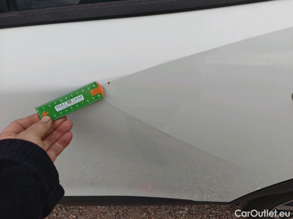  Peugeot  2008 PEUGEOT  / 2019 / 5P / todoterreno Active Puretech 100 S&S BVM6 #33