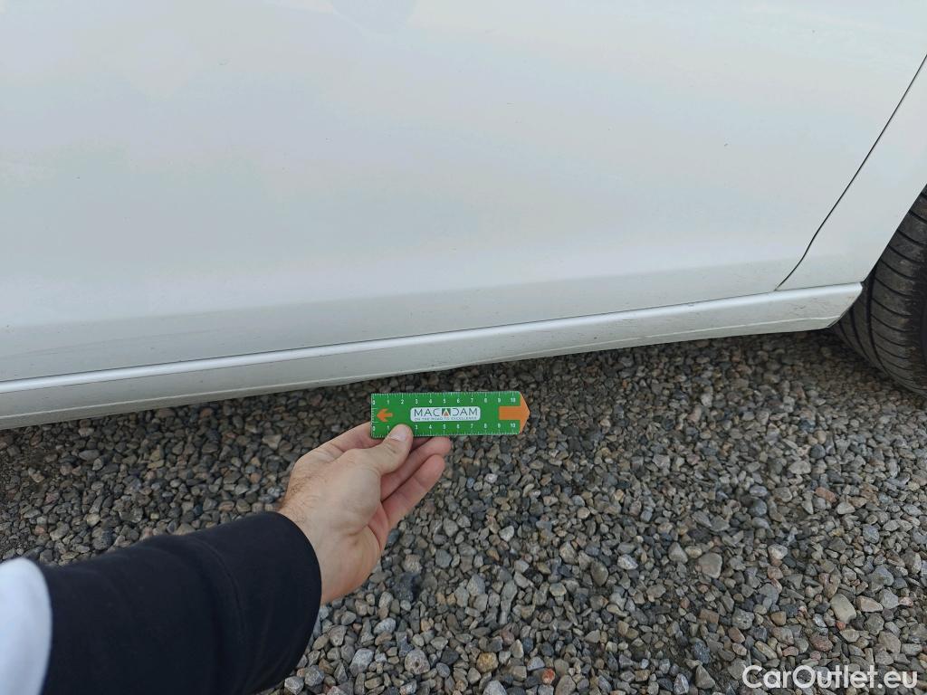  Peugeot  308 PEUGEOT  / 2017 / 5P / berlina con portón 5p Active BlueHDi 130 S&S #5