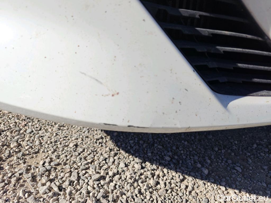  Peugeot  208 PEUGEOT  / 2019 / 5P / berlina con portón BlueHDi 73kW (100CV) Allure #43