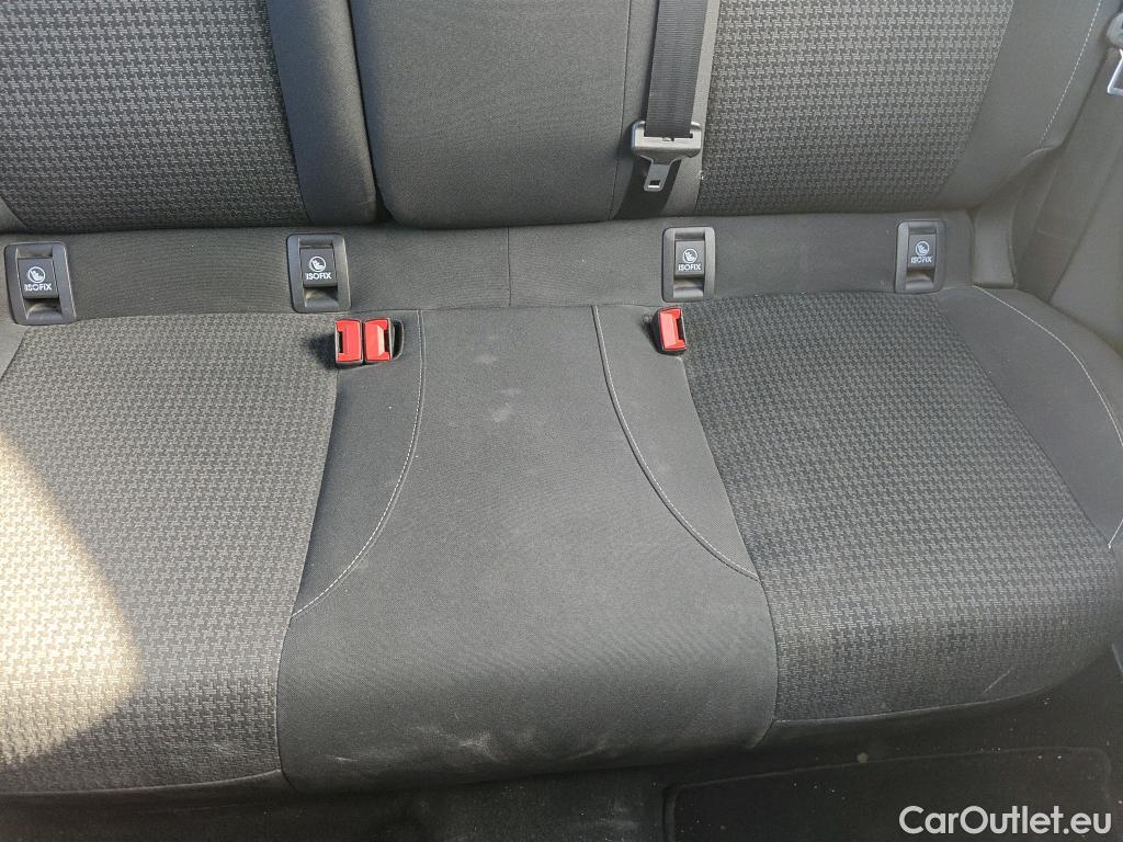  Peugeot  308 PEUGEOT  / 2017 / 5P / berlina con portón 5p Active BlueHDi 130 S&S #46